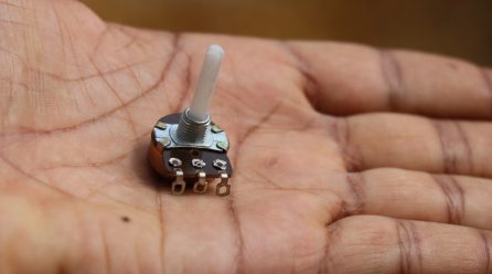 Čo je to potenciometer a ako funguje?