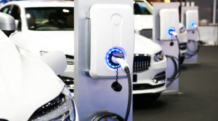 Nabíjacie stanice na elektromobily: doma alebo nabíjať vonku?